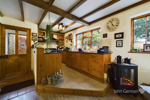 Old Hall Cottage Hall Grounds, Rolleston On Dove, Burton-on-trent, DE13 9BS