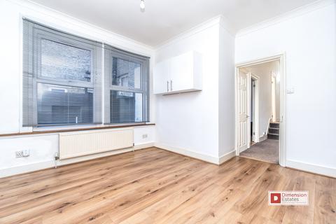 3 bedroom flat to rent, Newport Road, Leyton, London, E10