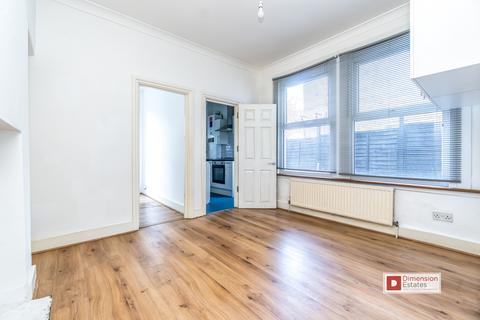 3 bedroom flat to rent, Newport Road, Leyton, London, E10