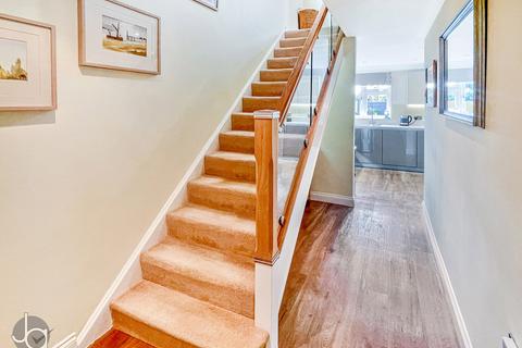 72 Walnut Tree Way, Tiptree, Colchester, CO5 0NL