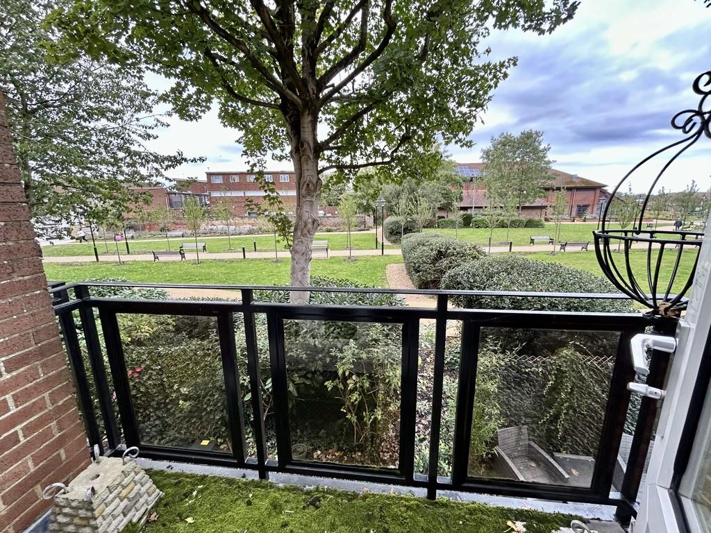 Turners Hill, Waltham Cross 1 bed apartment for sale £150,000