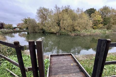 undefined, Essex Road, Hoddesdon