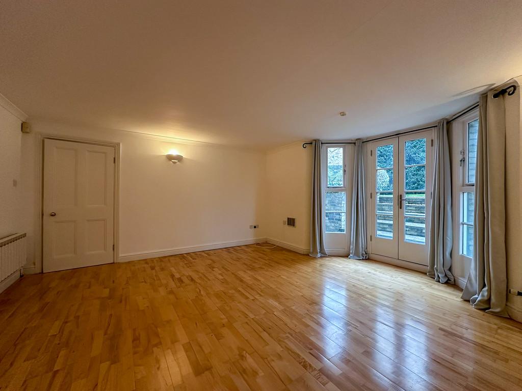 Bateman Street, Cambridge CB2 – další
