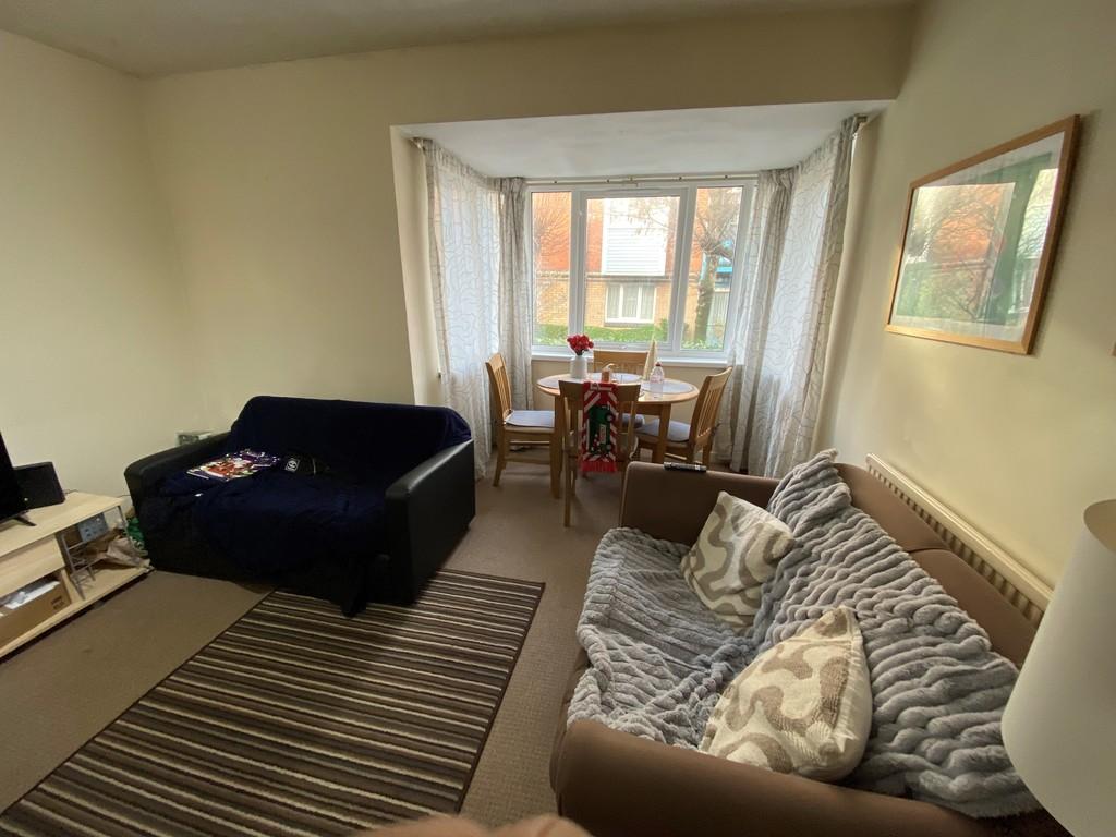 Lounge 3