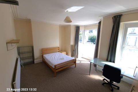 6 bedroom house share to rent, Gwydr Crescent, Uplands, Swansea