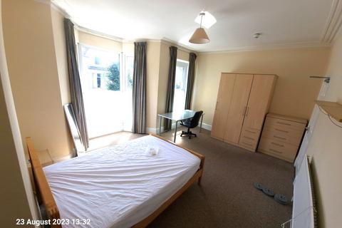 6 bedroom house share to rent, Gwydr Crescent, Uplands, Swansea