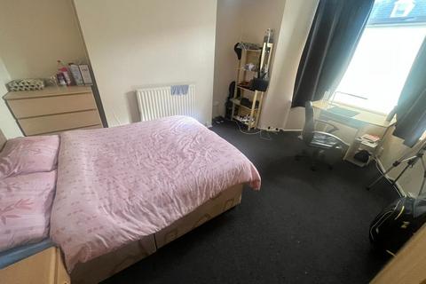 8 bedroom house share to rent, King Edwards Road, Swansea