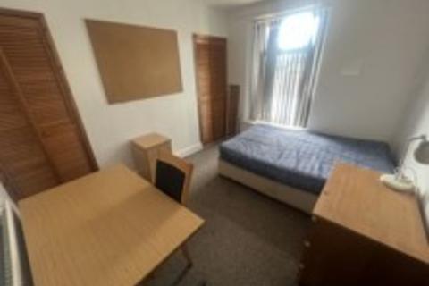 3 bedroom house share to rent, Victoria Terrace, Swansea