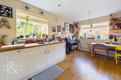 3 bedroom semi-detached house for sale, Simpson Way, Wymondham