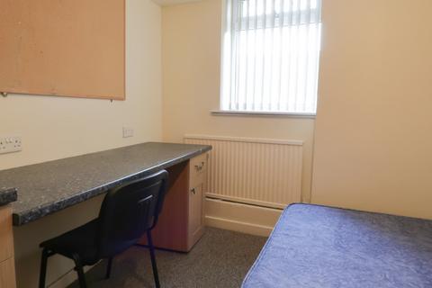 3 bedroom ground floor flat to rent, Bond Street, Swansea