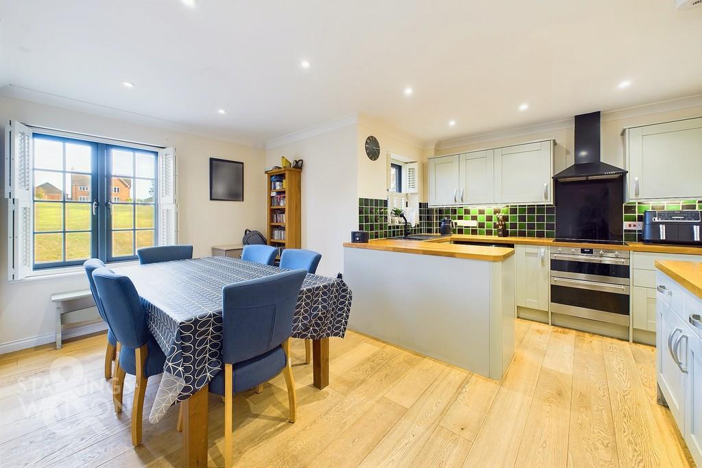 Spinney Drive, East Harling, Norwich 3 bed terraced house for sale £