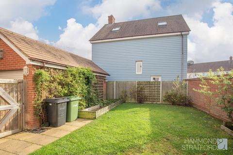 12 Clematis Way, Wymondham, NR18 0FX