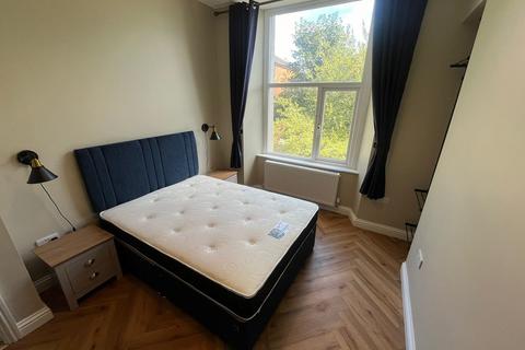 2 bedroom ground floor flat to rent, Westbury Street, Swansea
