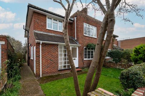 2 bedroom maisonette to rent, Boileau Road, Castelnau, London, SW13