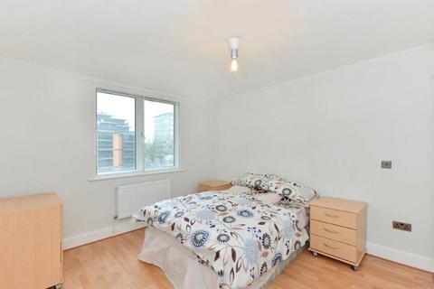 3 bedroom apartment to rent, Regent Court, St John's Wood NW8