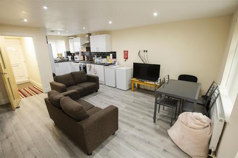 4 bedroom house to rent, Humphrey Middlemore Drive, Birmingham B17