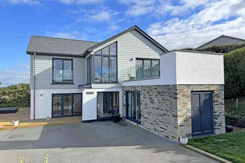 4 bedroom detached house for sale, Mawgan Porth, Newquay, Cornwall