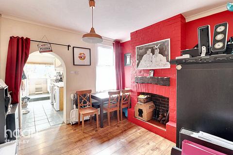 2 bedroom terraced house for sale, Ridgway Road, Luton