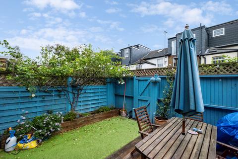 3 bedroom terraced house to rent, Lewin Road, East Sheen, London