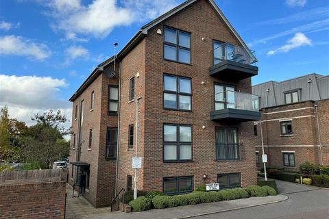 2 bedroom flat for sale, Aspen Place, Bushey Heath WD23