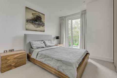 2 bedroom flat to rent, Westbourne Apartments, 5 Central Avenue, London