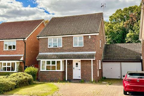 4 bedroom detached house for sale, Dukes Orchard, Bexley