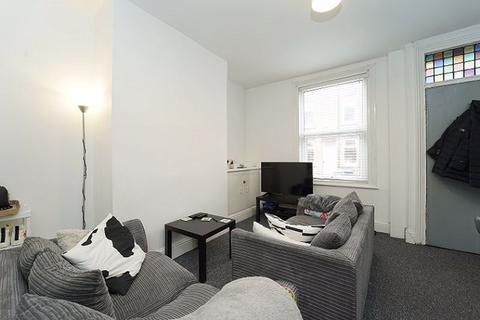 2 bedroom terraced house to rent, Harold Street, Leeds