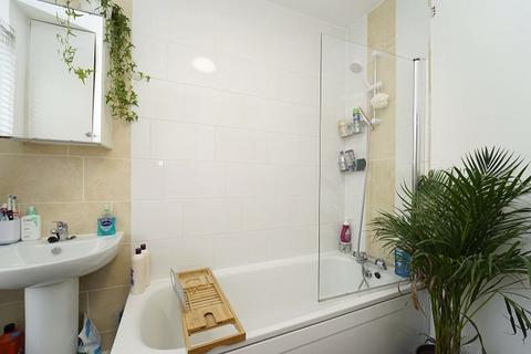 2 bedroom terraced house to rent, Harold Street, Leeds