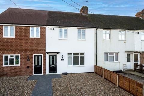 3 bedroom terraced house for sale, Manor Road, Caddington