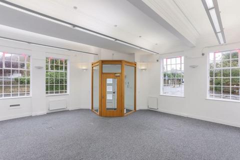 Property to rent, The Old Bank, 30 High Street, Gosforth, Newcastle upon Tyne