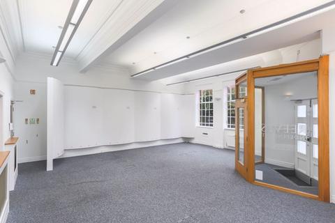 Property to rent, The Old Bank, 30 High Street, Gosforth, Newcastle upon Tyne