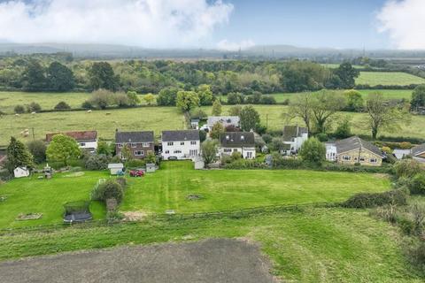 4 bedroom detached house for sale, High Street, Eggington