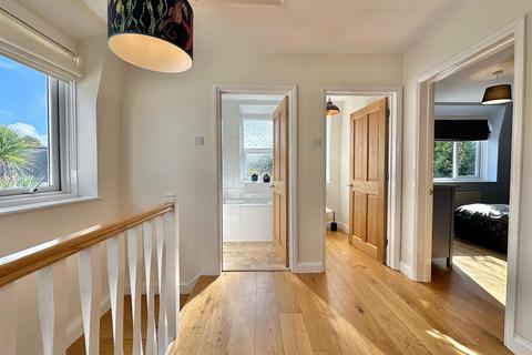3 Trenerry Close, Truro, TR1 1BX