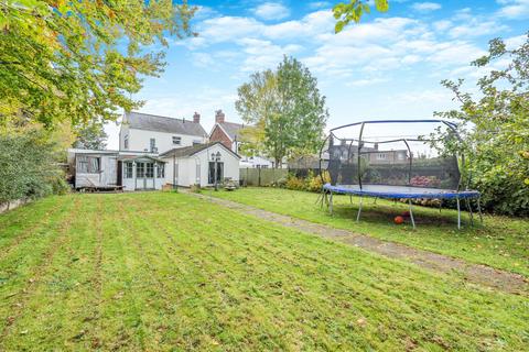 4 bedroom detached house for sale, Rhos Road, Penyffordd, CH4