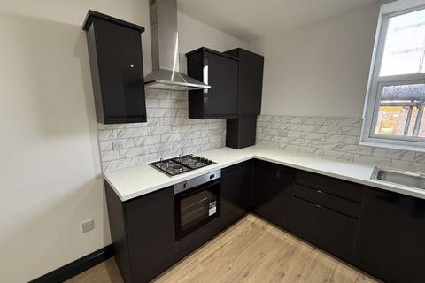 2 bedroom flat to rent, Roundhay Road, Leeds