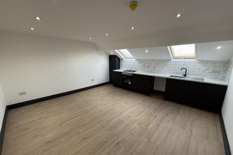 2 bedroom flat to rent, Roundhay Road, Leeds