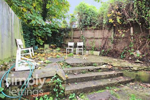 3 bedroom house to rent, Hollingdean Road, Brighton