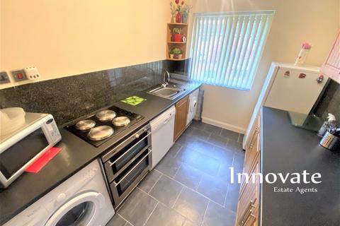 2 bedroom maisonette to rent, Oakthorpe Gardens, Oldbury B69