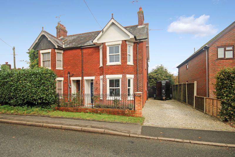Fordingbridge SP6 3 bed semidetached house for sale £425,000