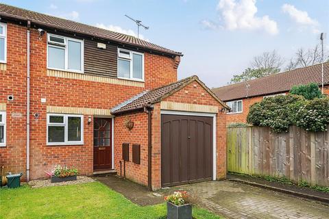 3 bedroom end of terrace house for sale, The Mulberries, Farnham, Surrey, GU9