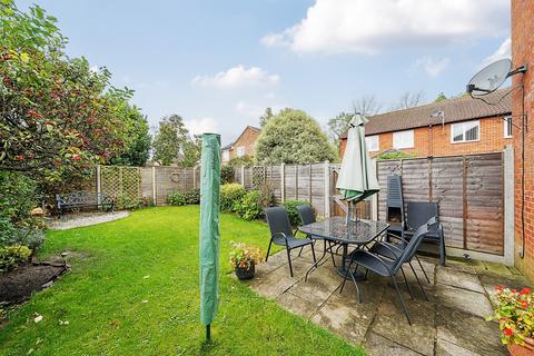 3 bedroom end of terrace house for sale, The Mulberries, Farnham, Surrey, GU9