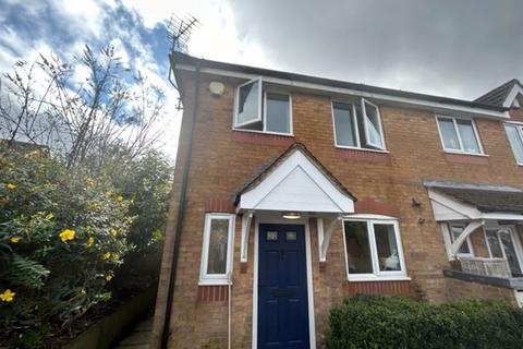 3 bedroom semi-detached house to rent, Park Gardens, Sutton-In-Ashfield