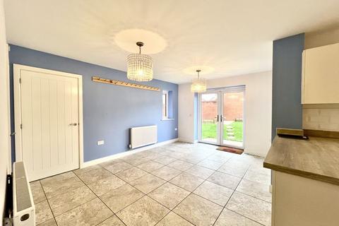 4 bedroom detached house to rent, Sycamore Drive, Calne SN11