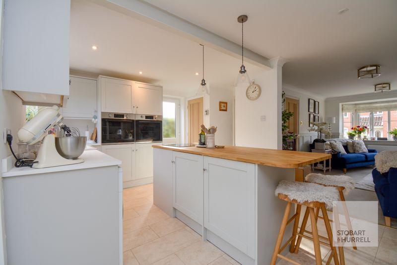 Kitchen into Lounge