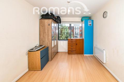 2 bedroom apartment to rent, Quadrant Court, Reading