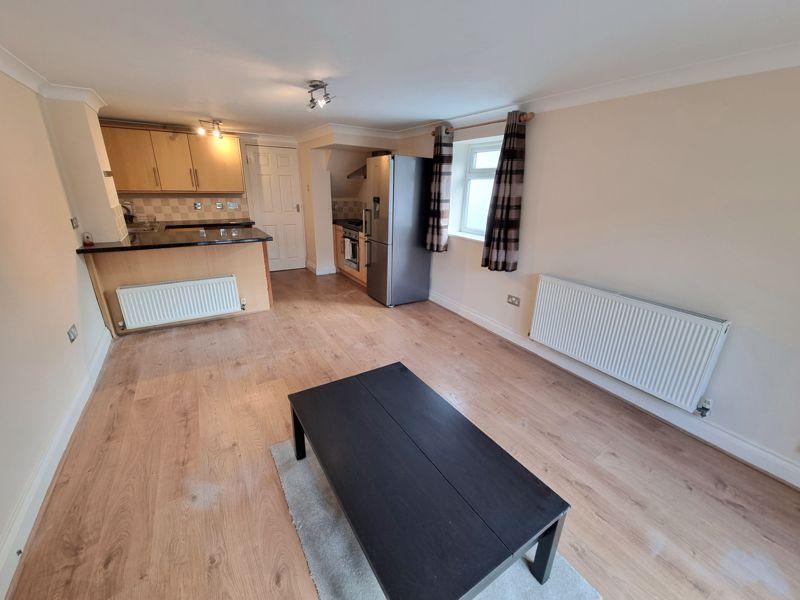 Sandy Lane North, Wallington 1 bed ground floor flat to rent £1,400