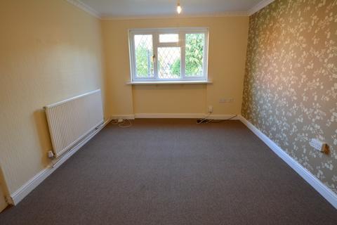 3 bedroom semi-detached house to rent, Sholing Close, Wolverhampton WV8