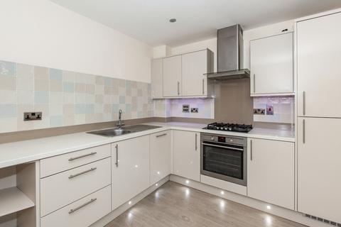 2 bedroom apartment to rent, Oak Lane