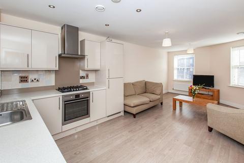 2 bedroom apartment to rent, Oak Lane