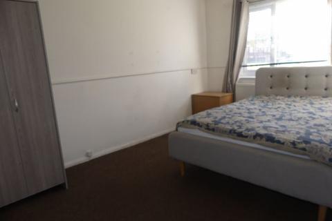 48 Whitstable Close, Chadderton, Oldham, OL9 9LX